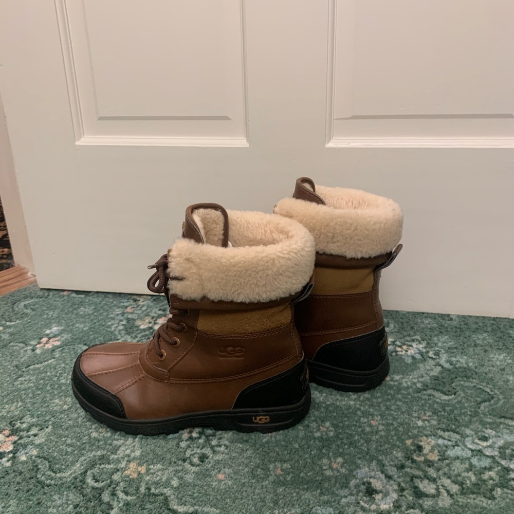 Ugh snow boots- lightly worn